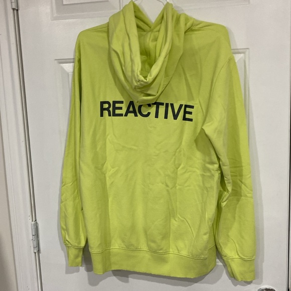 2/$20 Green Hoodie Reactive Lime Size M - Picture 3 of 6